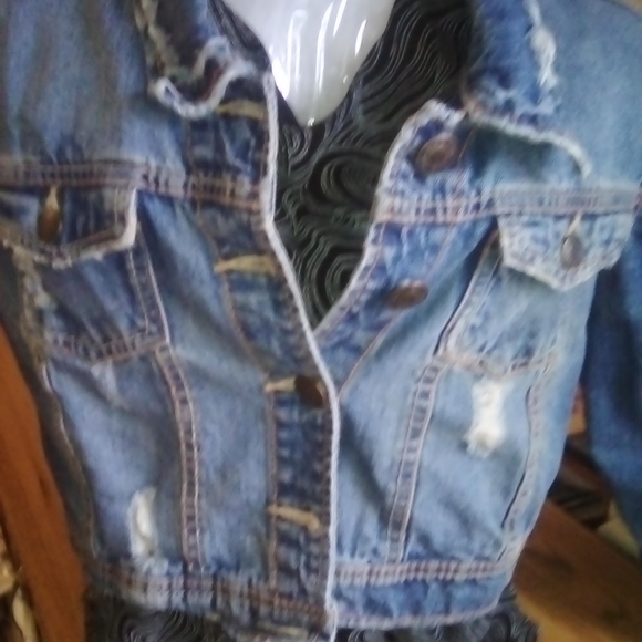 Jean Jacket 🧥 - Picture 7 of 11